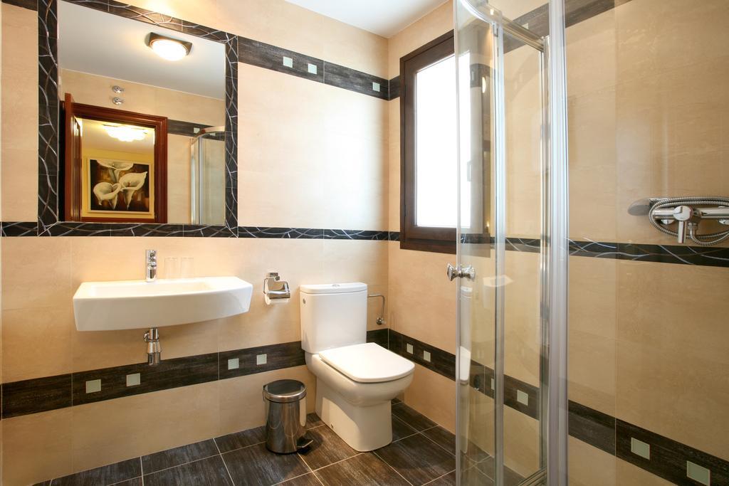 Hostal Rodri (Adults Only) Granada Room photo